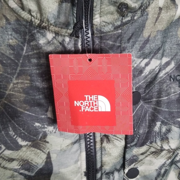 North Face Half Zip Tundra Pullover - Picture 2 of 8